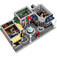 LEGO® Creator Expert 10255 Zhromaždenie na námestí 4